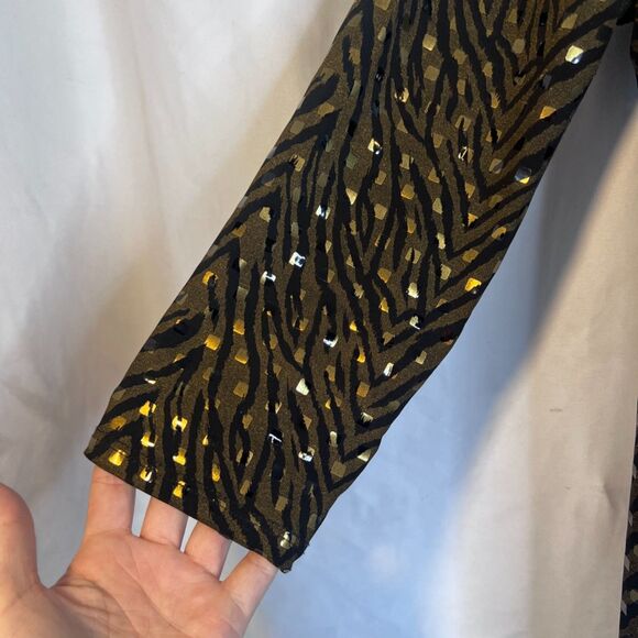 Dressbarn Animal Print Metallic Vneck Dressy Faux Wrap Blouse Cocktail Size MD - Picture 5 of 9